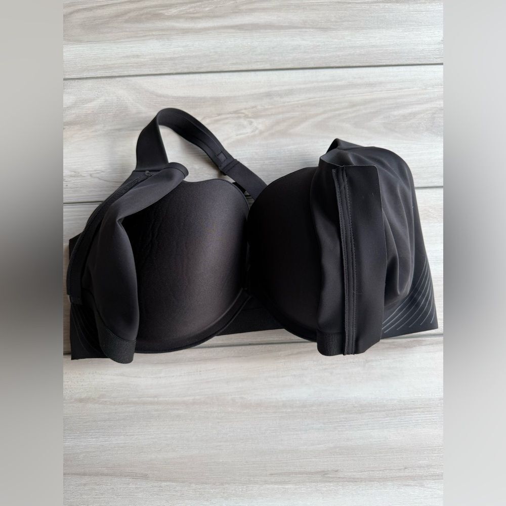 Victoria’s Secret VSX Knockout™ Front-Close Sports Bra Black 38DDD NWT - Picture 4 of 12
